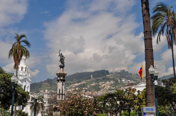 Quito Unabhängigkeitsdenkmal Das Sich Zentrum Des Unabhängigkeitsplatzes Befand Umgeben Vom — Stockfoto
