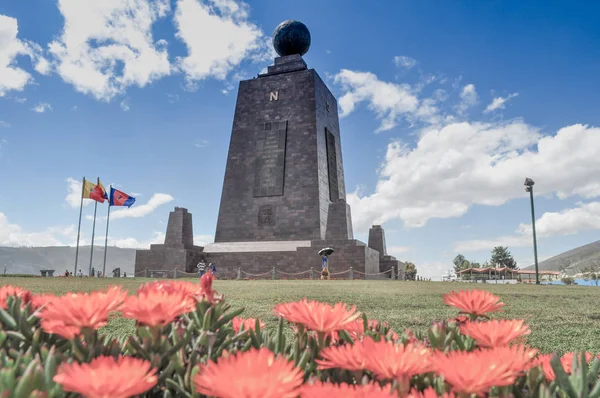 Środku Pomnik Świata Quito Ekwador — Zdjęcie stockowe