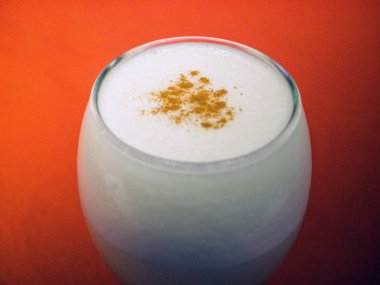 Pisco ekşi kokteyl görünümünü kapat