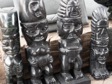 Peru İnka parçalarını Tanrı figürleri oyulmuş