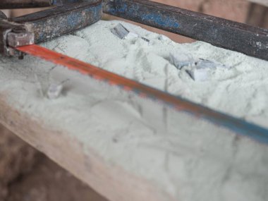 demir testeresi metal kesme taş ile toz arka plan