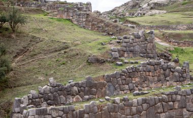 Antik bir İnka duvarı Sacsayhuaman, Cuzco, Peru, Güney Amerika içinde detay