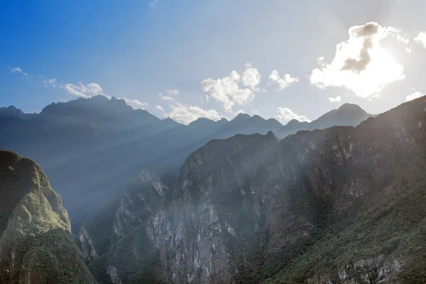 秘鲁库斯科日出的安第斯山脉景观 — 图库照片