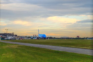 Buenos Aires, Arjantin - 14 Aralık 2017 Aerolineas Argentinas uçak Jorge Newbery Havaalanı 16 Aralık 2017 Buenos Aires, Arjantin iniş.