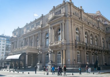 Buenos Aires, Arjantin - 18 Temmuz 2017: İki nokta üstüste tiyatro cephe Buenos Aires, Argentin