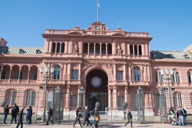 Buenos Aires, Arjantin - 18 Temmuz 2017: Casa Rosada (pembe evde) Buenos Aires Argentina.La Casa Rosada Arjantin hükümeti yürütme organı resmi merkezi olduğunu 