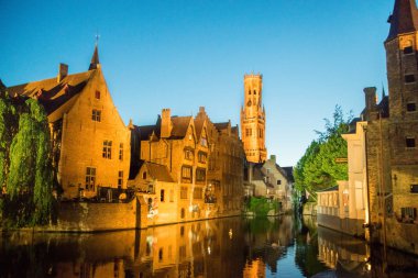 Kanalı Bruges, Belçika'nın gece görünümü