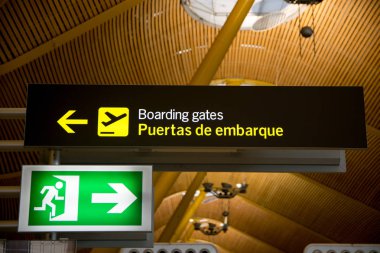 Madrid, İspanya - 04 Haziran 2017: Adolfo Suarez Madrid Barajas Havaalanı (Mad), İspanya en büyük ve en işlek Havaalanı ve İspanyol bayrak taşıyıcı Iberia için birincil hub görünümünü