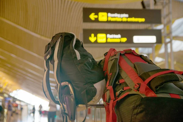 Ryggsäckar Flygplatsen — Stockfoto