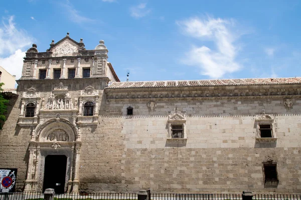 Santa Cruz Müzesi bir hastane Gotik ve İspanyol Rönesans bir arada 16. yüzyılda inşa edildi. Toledo, İspanya