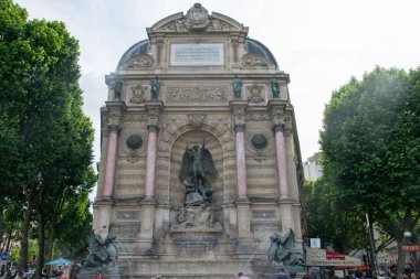 Paris, Fransa - 07 Haziran 2017: Paris Saint Michel fontaine Fransa