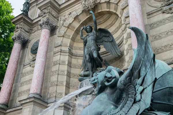 Bevingade Lejon Fontaine Saint Michel Paris Frankrike Populära Historiska Landmärke — Stockfoto