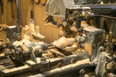 Ahşap işleme makineleri ayakkabı fabrikasında