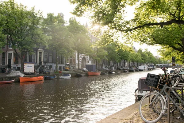 Amsterdam Kanalları Amsterdam Hollanda Nın Başkenti Kalabalık Olduğunu — Stok fotoğraf