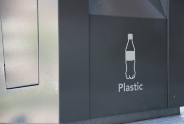 Geri dönüşüm plastik çöp kovası