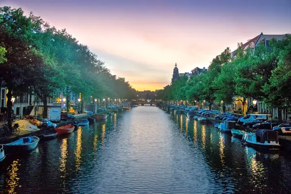 Amsterdam Kanalları Gece Amsterdam Hollanda Nın Başkenti Kalabalık Olduğunu — Stok fotoğraf