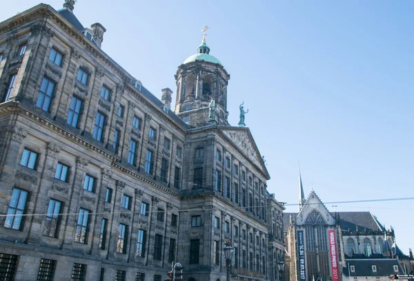 Palacio Real Junto Nueva Iglesia Plaza Presa Amsterdam Países Bajos —  Fotos de Stock