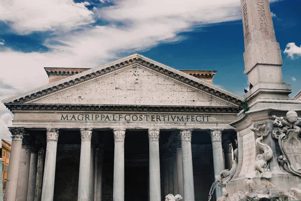 Marcus Agrippa'nın Augustus döneminde yaptırılan Pantheon