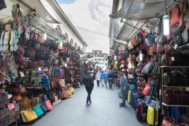 Florence, İtalya - 06 Haziran 2017: Floransa pazarda St. Lawrence'nın genel görünümünü