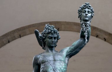 Bronz heykel, Medusa, Floransa, İtalya ile Perseo