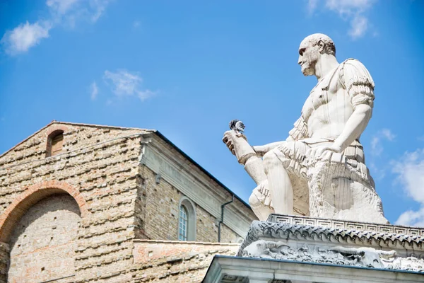 Estátua Giovanni Delle Bande Nere Piazza San Lorenzo Baccio Bandinelli — Fotografia de Stock