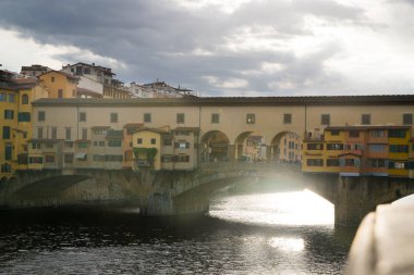 Ponte Vecchio, Venedik, İtalya Arno Nehri Köprüsü