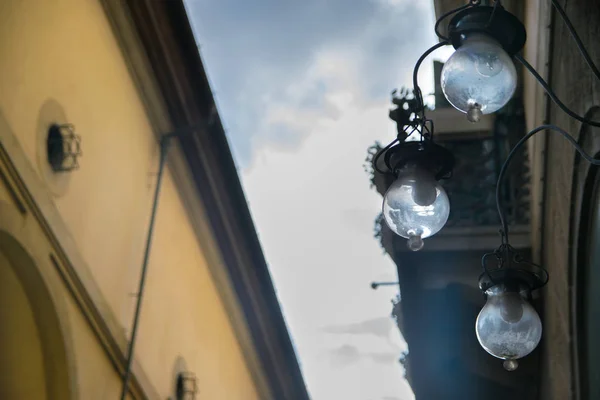 イタリアのフィレンツェで街路灯の家 — ストック写真