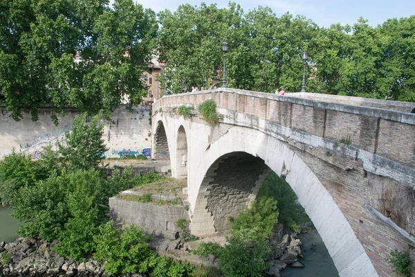 Fabricio Πόντε Και Νήσος Tiberina Στη Ρώμη Της Ιταλίας Γέφυρα — Φωτογραφία Αρχείου