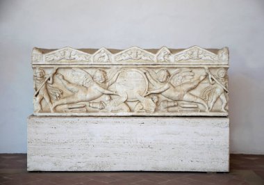 Roma'da Diocletian hamamları içinde mezar bir levha. İtalya