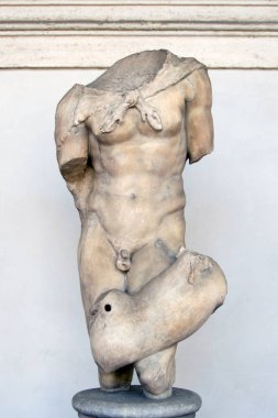 Bir satir antik heykel genel Diocletian hamamları Roma, İtalya. 306 için 298 inşa edildi