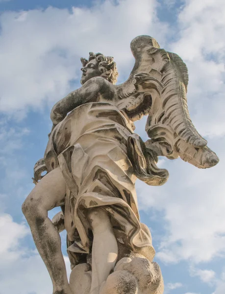 Estátua Mármore Bernini Anjo Ponte Sant Angelo Roma Itália — Fotografia de Stock