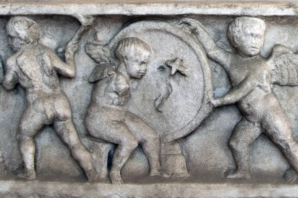Bas Relief Ancien Sarcophage Romain Représentant Des Anges Cupides Dans — Photo