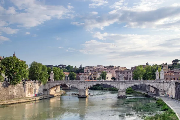 Tiver Ποταμό Προβολή Από Την Ponte Principe Amadeo Savoia Αόστα — Φωτογραφία Αρχείου