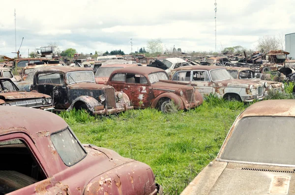 Кладовище Автомобіля Кинутих Старий Автомобіль Гаражі Ретро Vintage Стиль — стокове фото