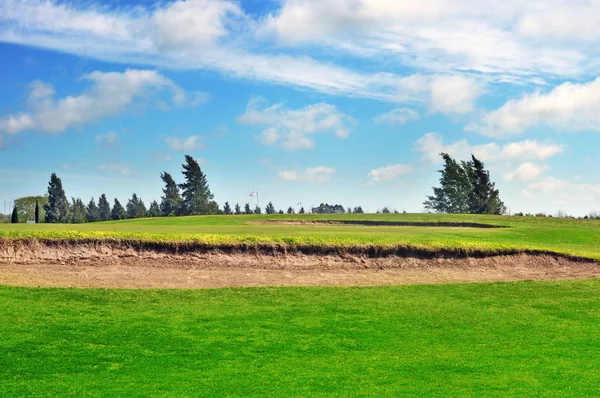 Schöner Grüner Golfplatz — Stockfoto