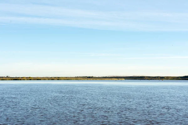 アルゼンチン ブエノスアイレスのリオ プラタ川の海岸で行われたフラグマイト — ストック写真