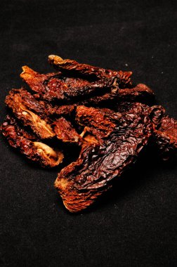 Güneş Kurutulmuş Domates, Siyah arkaplana yakın çekim