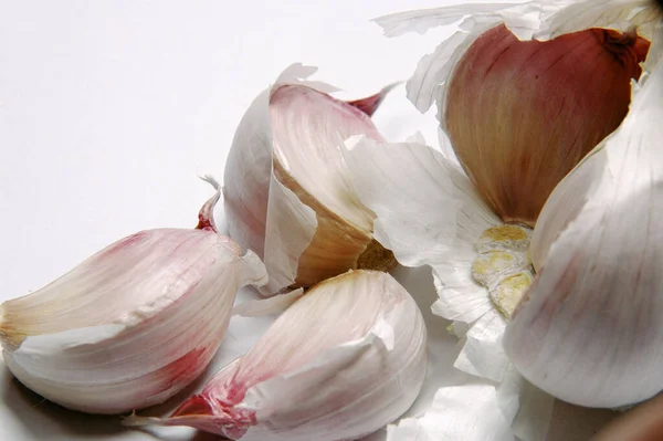 Knoblauch Aus Nächster Nähe Vor Weißem Hintergrund — Stockfoto