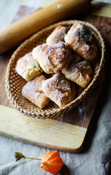 Délicieux Biscuits Fromage Cottage Dans Bol Bois — Photo