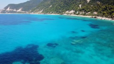 Güzel uçak atış bir okyanus kıyı