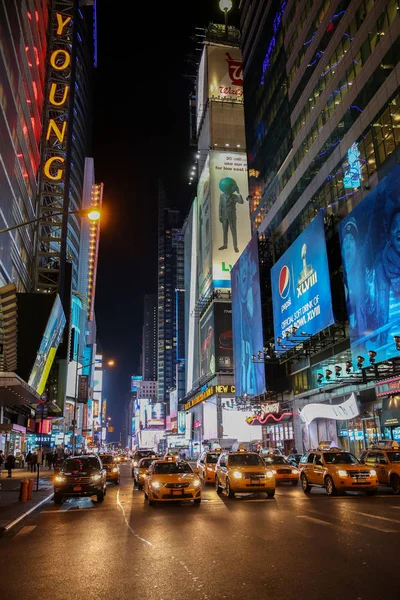 New York City Cabs uppradade i trafiken i NYC — Stockfoto