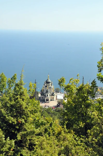 Крым Перевал Байдара Церковь Форос Море Деревья — стоковое фото
