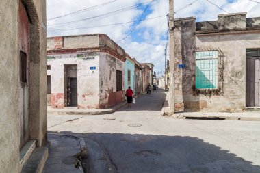 Camagüey, Cuba - 26 Ocak 2016: Camagüey merkezi Street hayatta