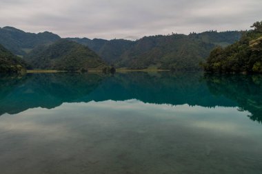 Laguna Brava (Yolnabaj) Gölü, Guatemala