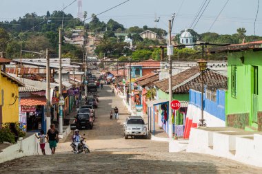 Concepcion De Ataco, El Salvador - 3 Nisan 2016: Concepcion de Ataco köy sokaklarında görünümünü.