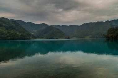 Laguna Brava (Yolnabaj) Gölü, Guatemala