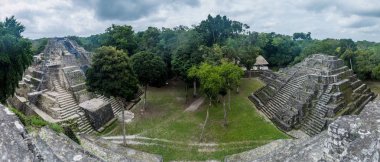 Kuzey Acropolis adlı Yaxha, Guatemala arkeolojik kalıntıları