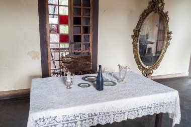 La Gran Piedra, Küba - 2 Şubat 2016: saç ekimi mansion, Sierra Maestra Sıradağları, Küba büyüyen iç Cafetal la Isabelica kahve