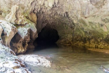 Yeraltı nehri Cuevas de Candelaria mağarada karmaşık, Guatemala