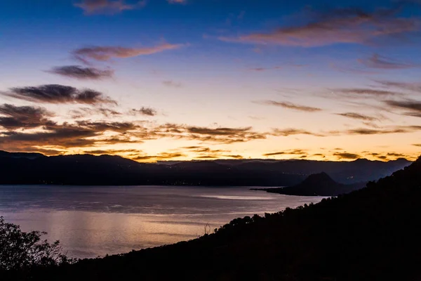 Ανατολή Του Ηλίου Λίμνη Atitlan Γουατεμάλα — Φωτογραφία Αρχείου